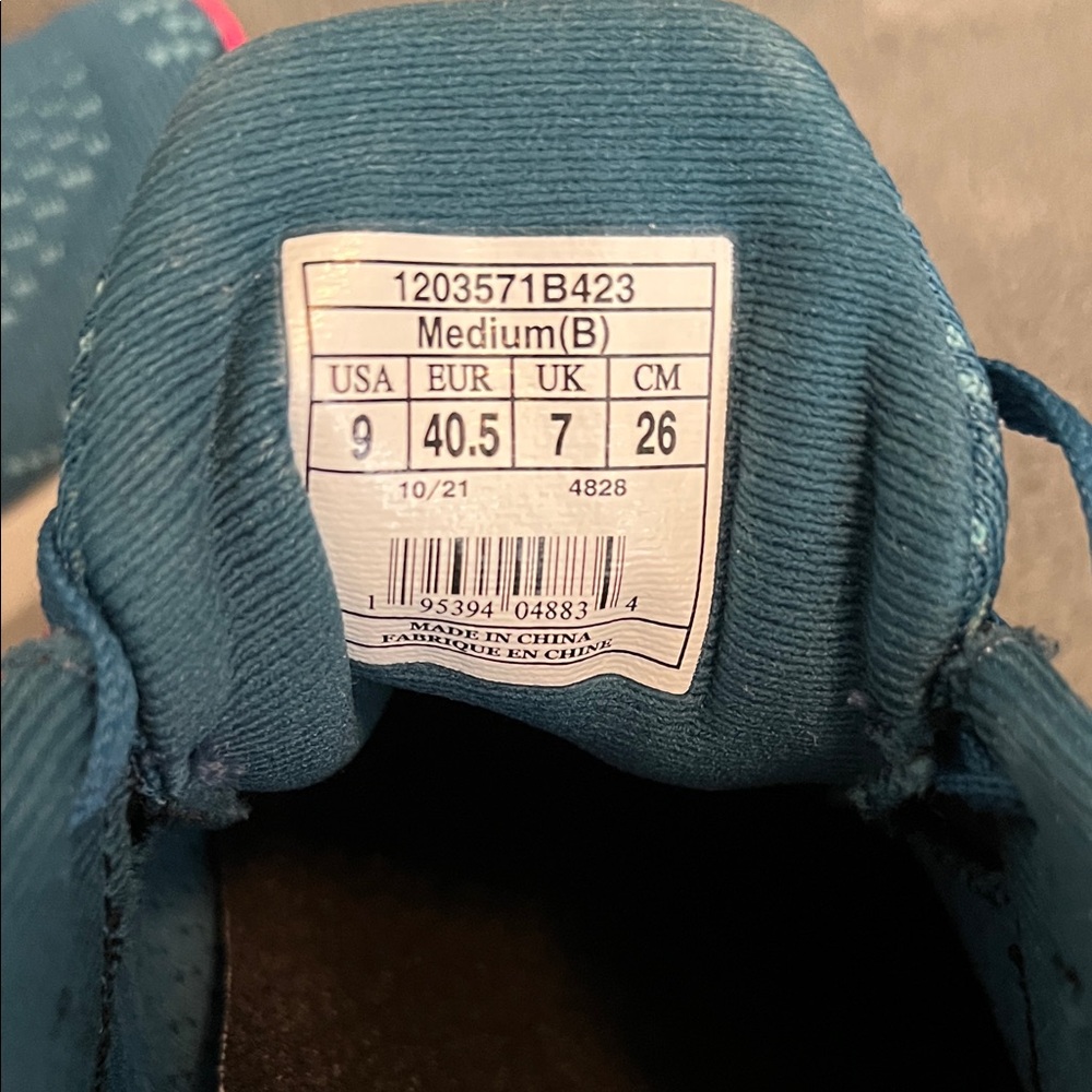 NWOT - Brooks Levitate 5 - Women's Blue and Pink Running Shoes FREE SHIPPING - Picture 3 of 6